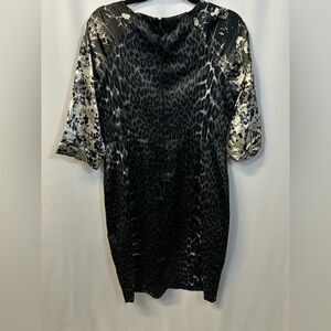 T Tahari Animal Floral Print Knee Length 3/4 Length
Sleeves Pockets Dress size 6